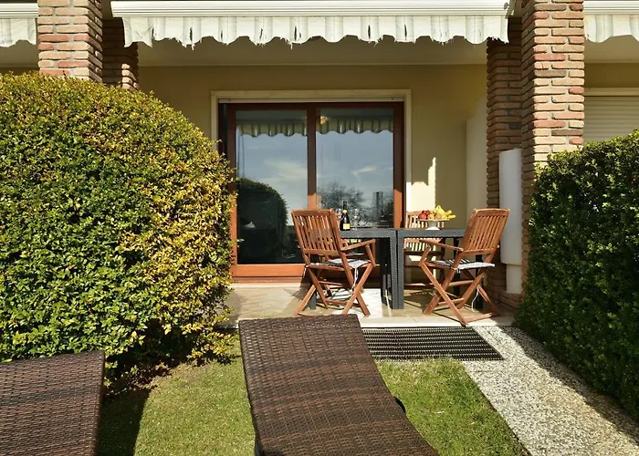 Beach-Front Boutique Apartment Lido 113